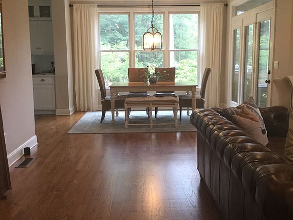 3rd image of 200 Tarragon Dr