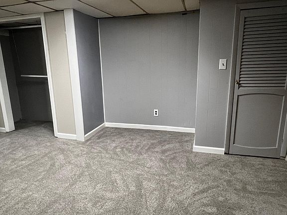 3rd image of 304 Scott Ln