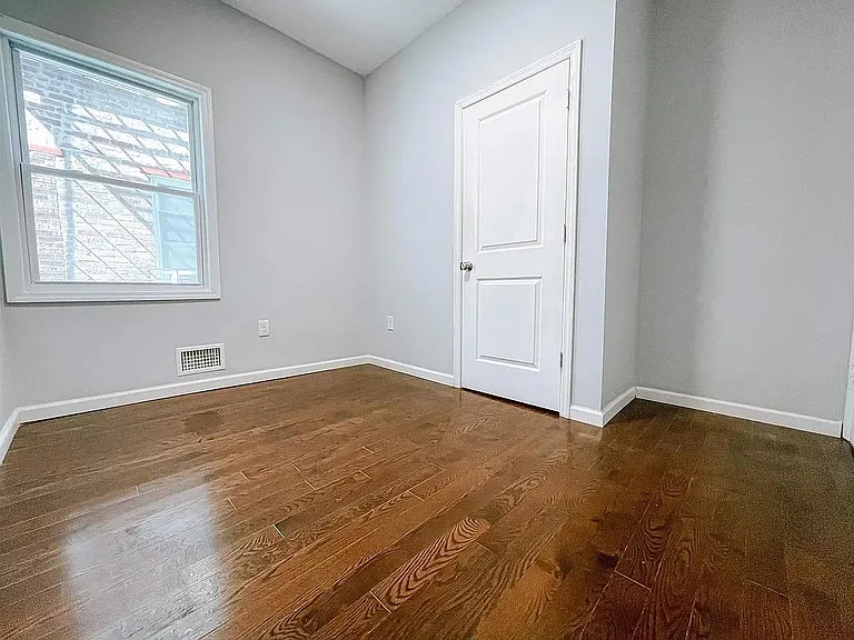 285 Grant Ave #1 — Photo 8