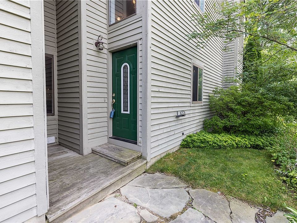 8198 Honeysuckle Dr, Liverpool, NY 13090 Zillow