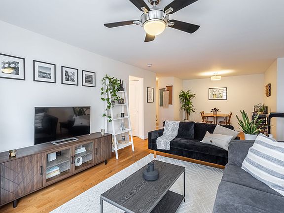 5th image of 3033 N Sheridan Rd APT 1203