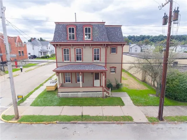 Vine St, West Newton, PA 15089