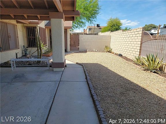 3rd image of 4061 Foxgrove Dr
