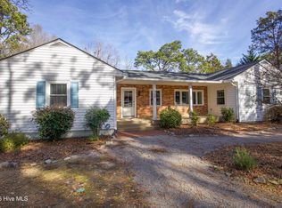 365 E New Jersey Ave, Southern Pines, NC 28387