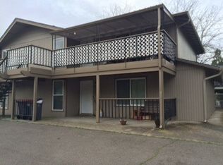 330 Independence Cir #330D, Phoenix, OR 97535