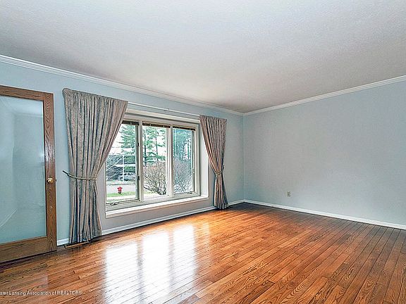 2nd image of 2542 Capeside Dr