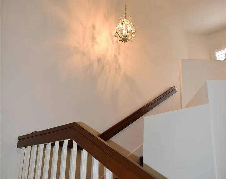 717 S Glenhurst Dr — Photo 13