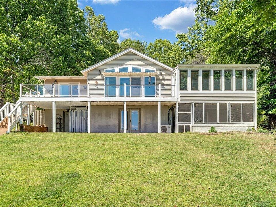 1st image of 216 Pine Knob Cir