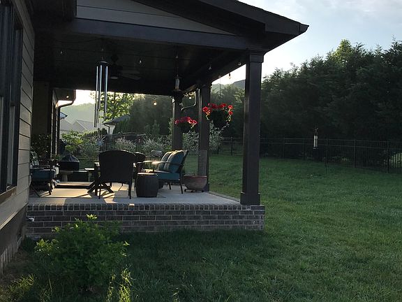 5th image of 760 Deer Valley Dr