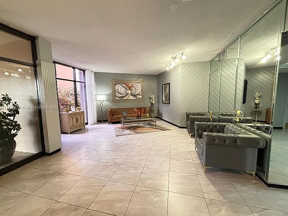 2nd image of 1400 Saint Charles Pl Unit Penthouse 805