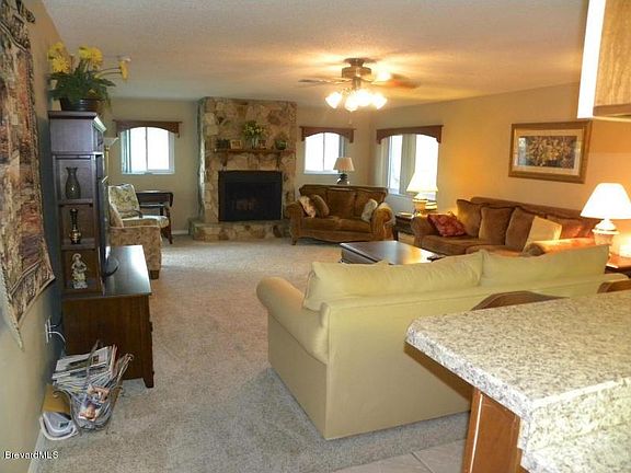 5th image of 1937 S Ontario Cir