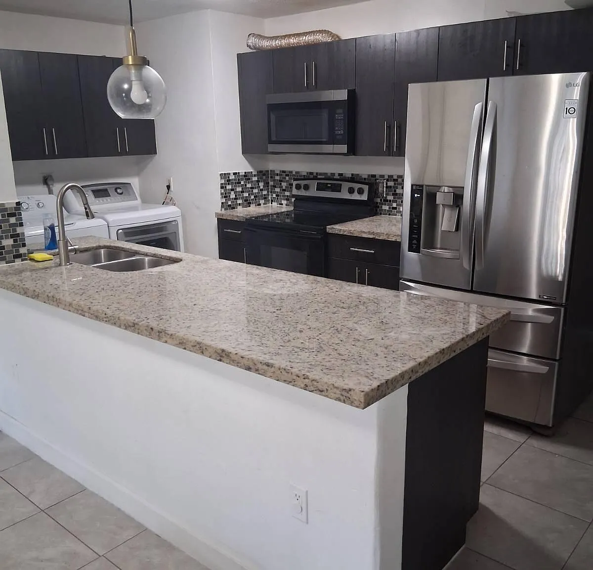 3 bed, 2.0 bath, 1162 sqft, $2,800 — Photo 2