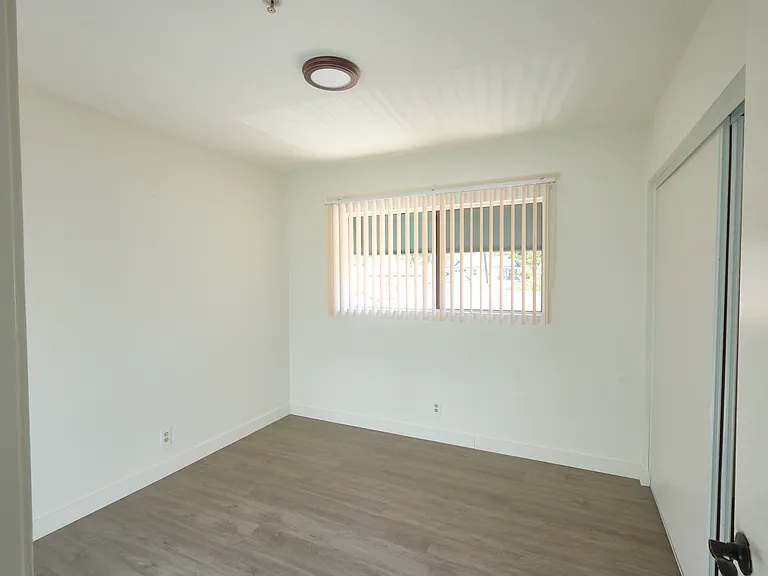 3341 Andrita St — Photo 8
