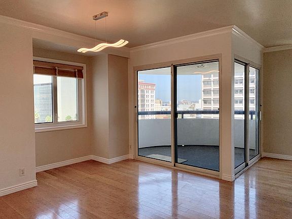 4th image of 525 E Seaside Way Unit 1011