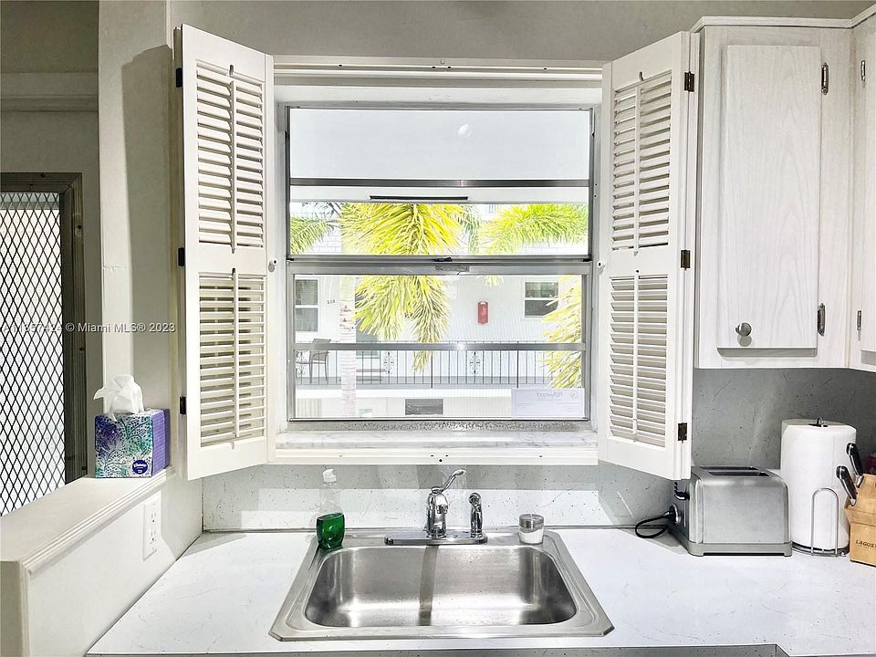 1st image of 1300 N 17th Ave APT 203