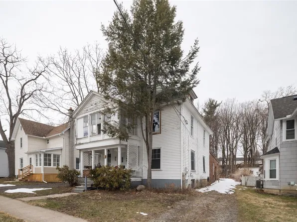 61 Water St, Perry, NY 14530