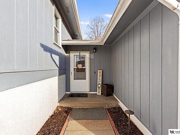 3rd image of 1629 N 107th Ave