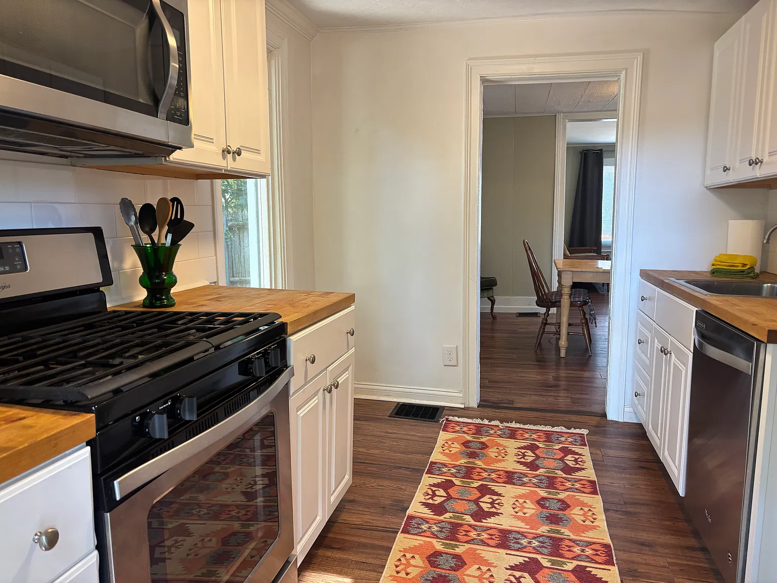 2 bed, 1000 sqft, $1,650 — Photo 3