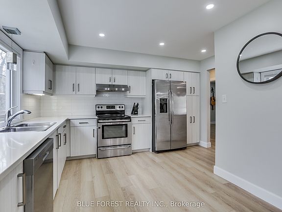 4th image of 42 Regency Rd
