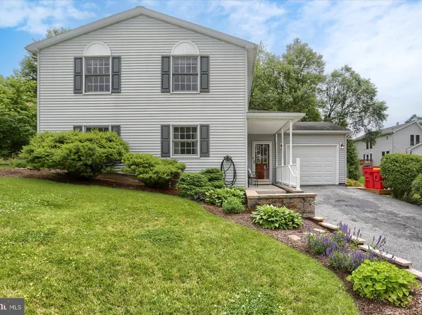 12 Yankee Dr, Mount Holly Springs, PA 17065