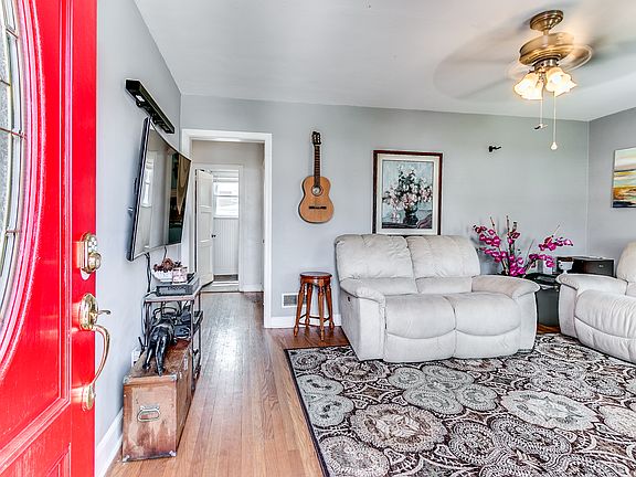 2nd image of 24 Mount Vernon Dr