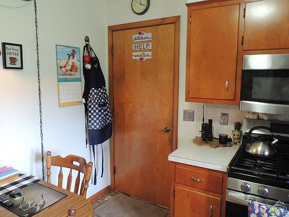 4th image of 324 Fairview Avenue