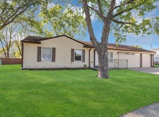 256 Corrington Ct #123, Streamwood, IL 60107