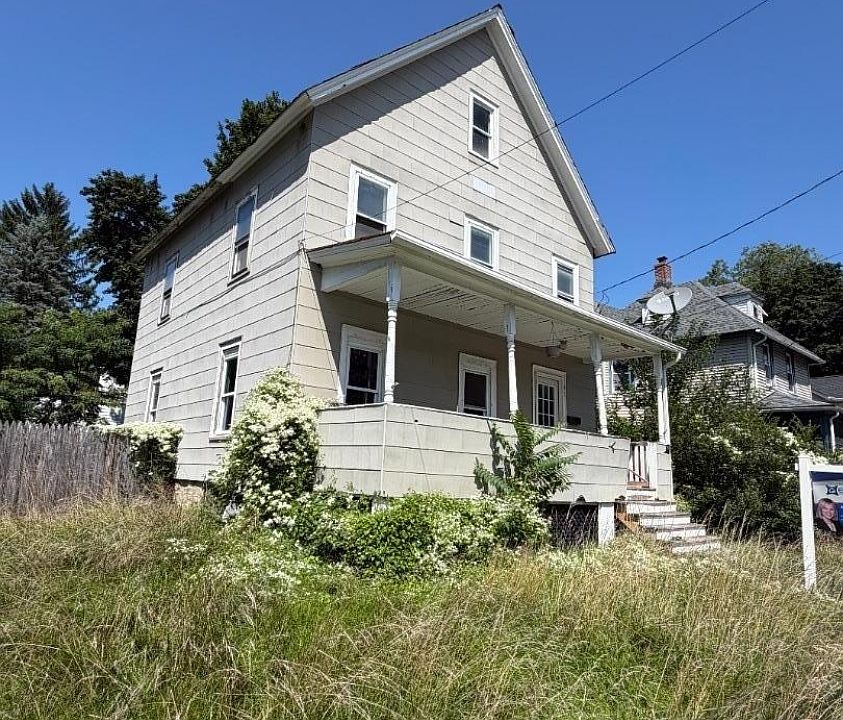 2nd image of 92 Madison St