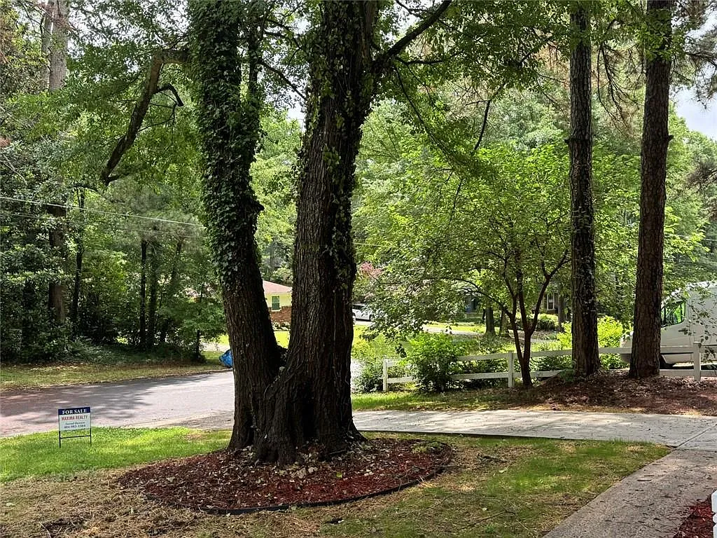 4 bed, 3.0 bath, 1812 sqft, $2,850 — Photo 4