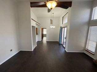 808 NE 17th Ct, Moore, OK 73160