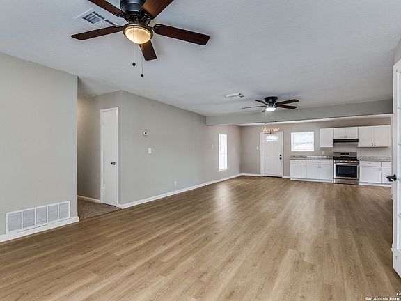 3rd image of 5930 Midcrown Dr