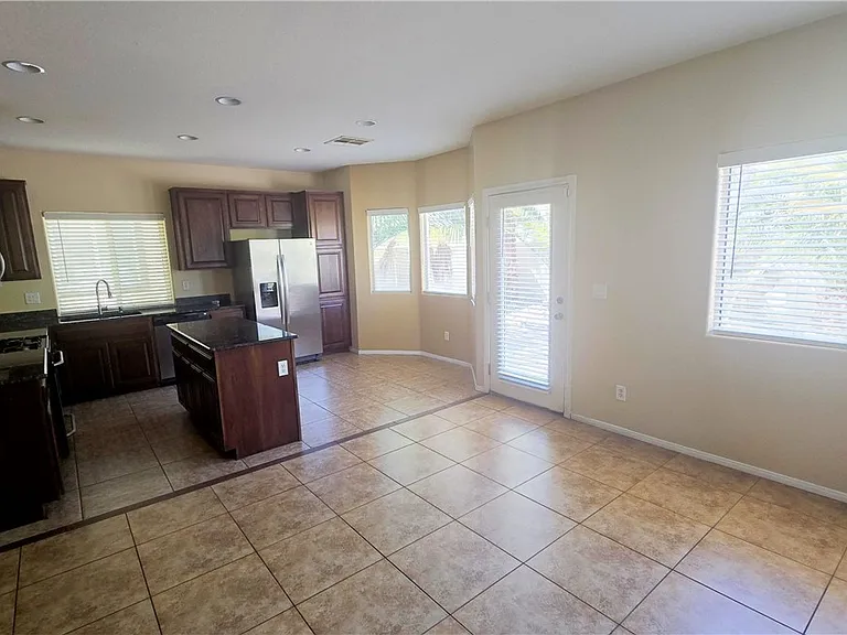 616 Bengal Bay Ave — Photo 5