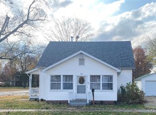 224 Vine St, Greenville, IL 62246
