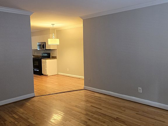 2nd image of 3668 Kingsboro Rd NE APT 5