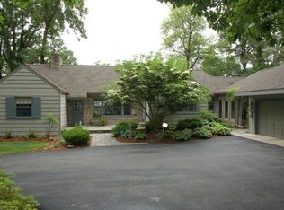 150 Blossom Hill Dr, Lancaster, PA 17601