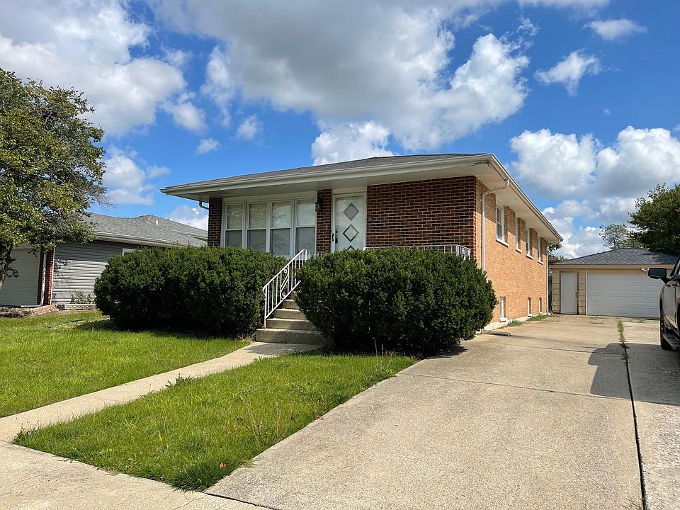 1st image of 19813 Crescent Ave