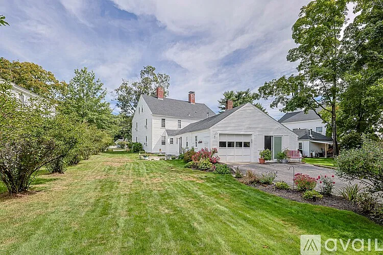 2 bed, 1.5 bath, 2000 sqft, $3,500 — Photo 2