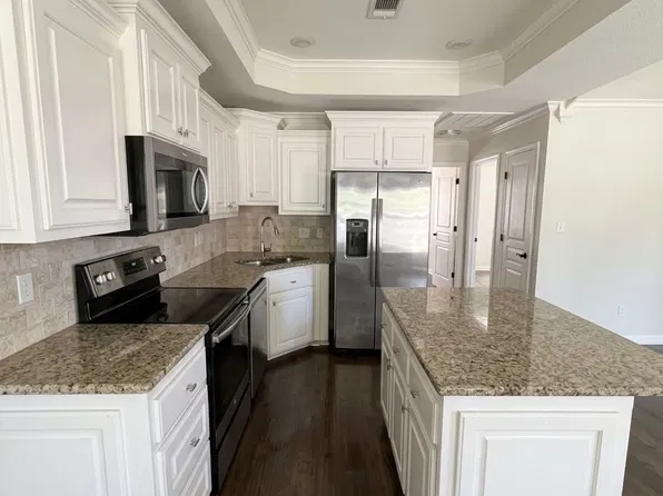 77 Huntington Ct, Austin, AR 72007