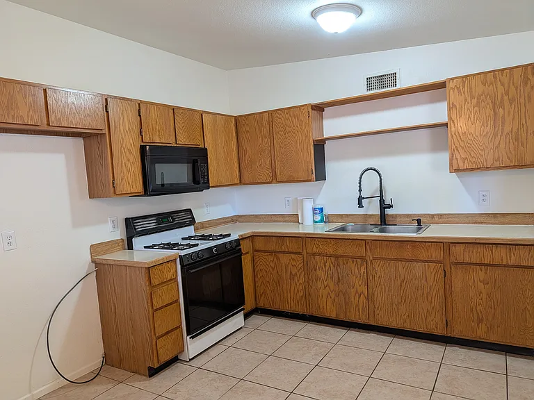 2125 Ashfork Ave — Photo 6