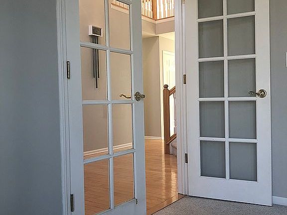 3rd image of 229 Seatrain Dr