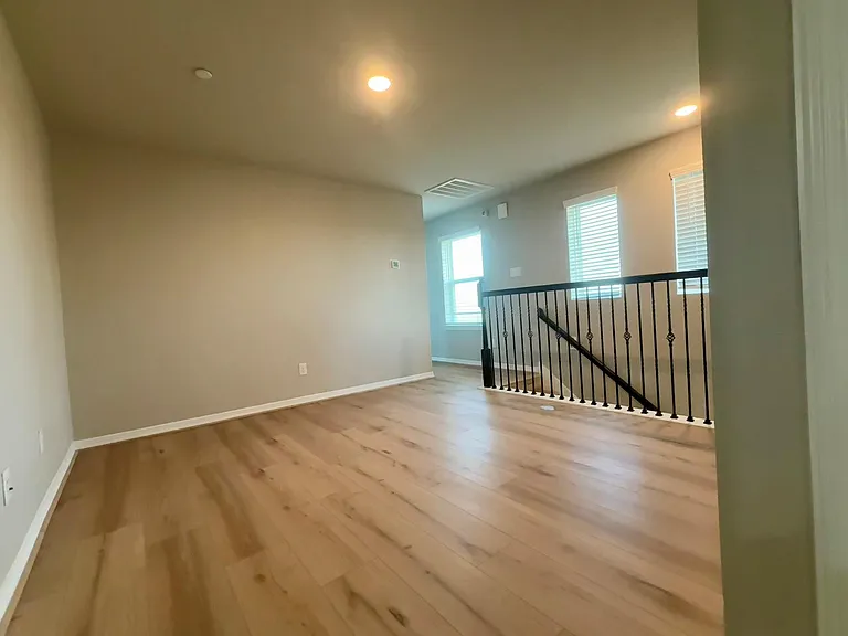 2830 Scanlan Mdw — Photo 11