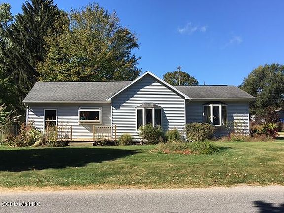 2nd image of 8851 Park St