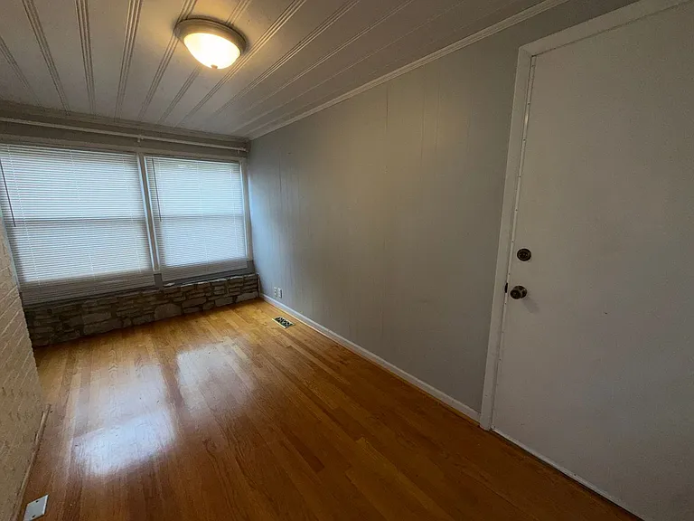 421 Cannonbury Dr — Photo 7