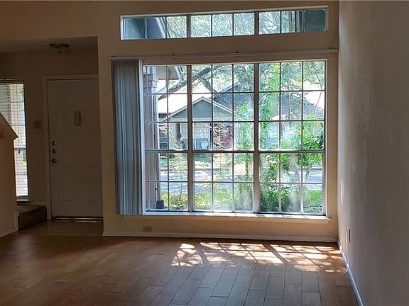 3rd image of 1015 E Yager Ln Unit 51