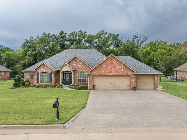 1916 Brownstone Way, Shawnee, OK 74804