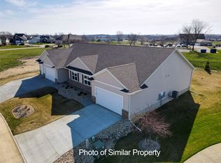 2933 Clubhouse Dr, Marion, IA 52302