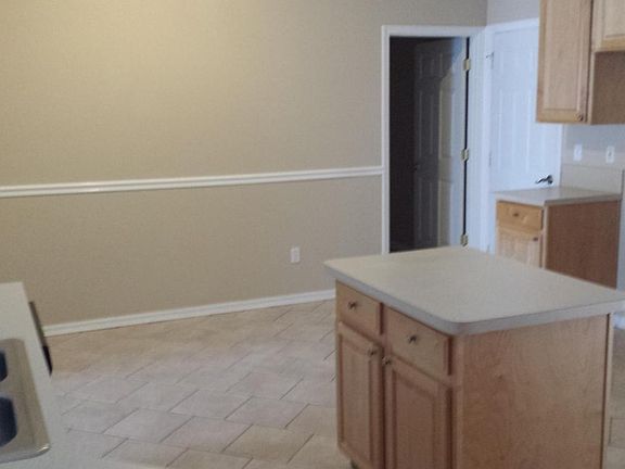 4th image of 380 Brierstone Ct