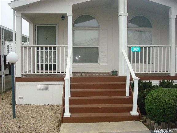 closer view of front of this home