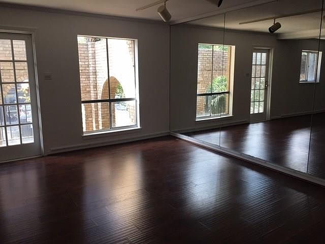 1st image of 4708 McKinney Ave APT 202