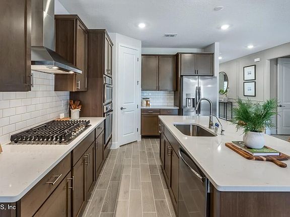 3rd image of 192 HASLER Avenue